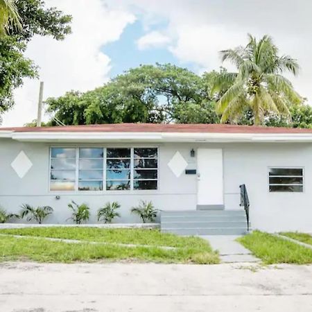 Modern 5 Bedroom Miami Home 15 Min To The Beach Exterior photo